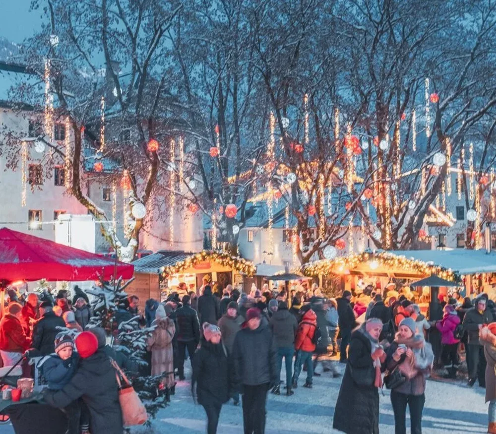 Krippenausstellung und „Nun singet und seid froh“