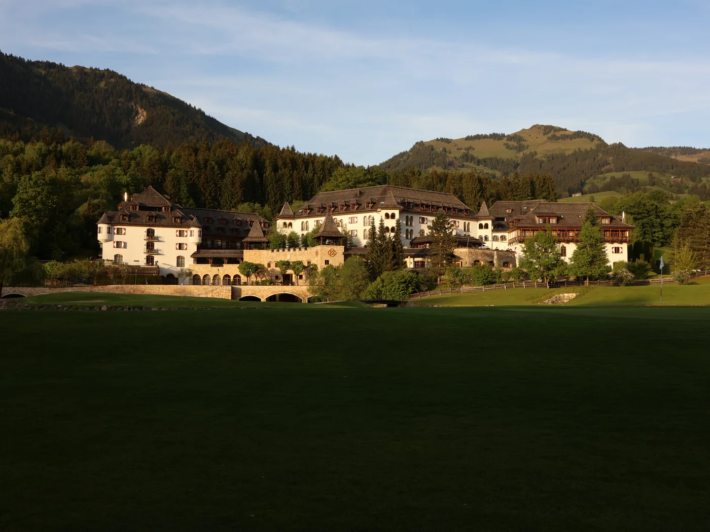 Schlosshotel Kitzbühel beim Sonnenuntergang Schlosshotel Kitzbühel beim Sonnenuntergang