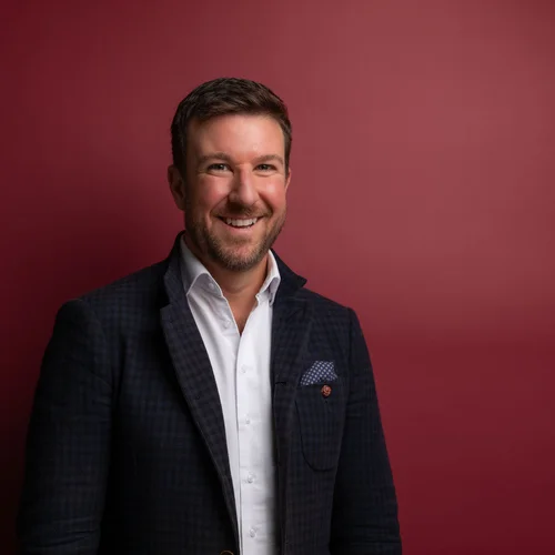 In Kitzbühel ein Hotel mit Pool, bitte.