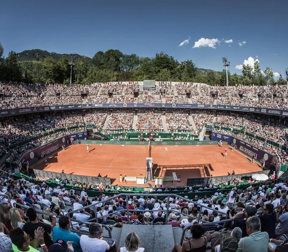 Krippenausstellung und „Nun singet und seid froh“