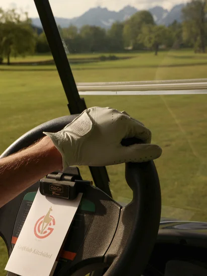 Golfer im Golfcar