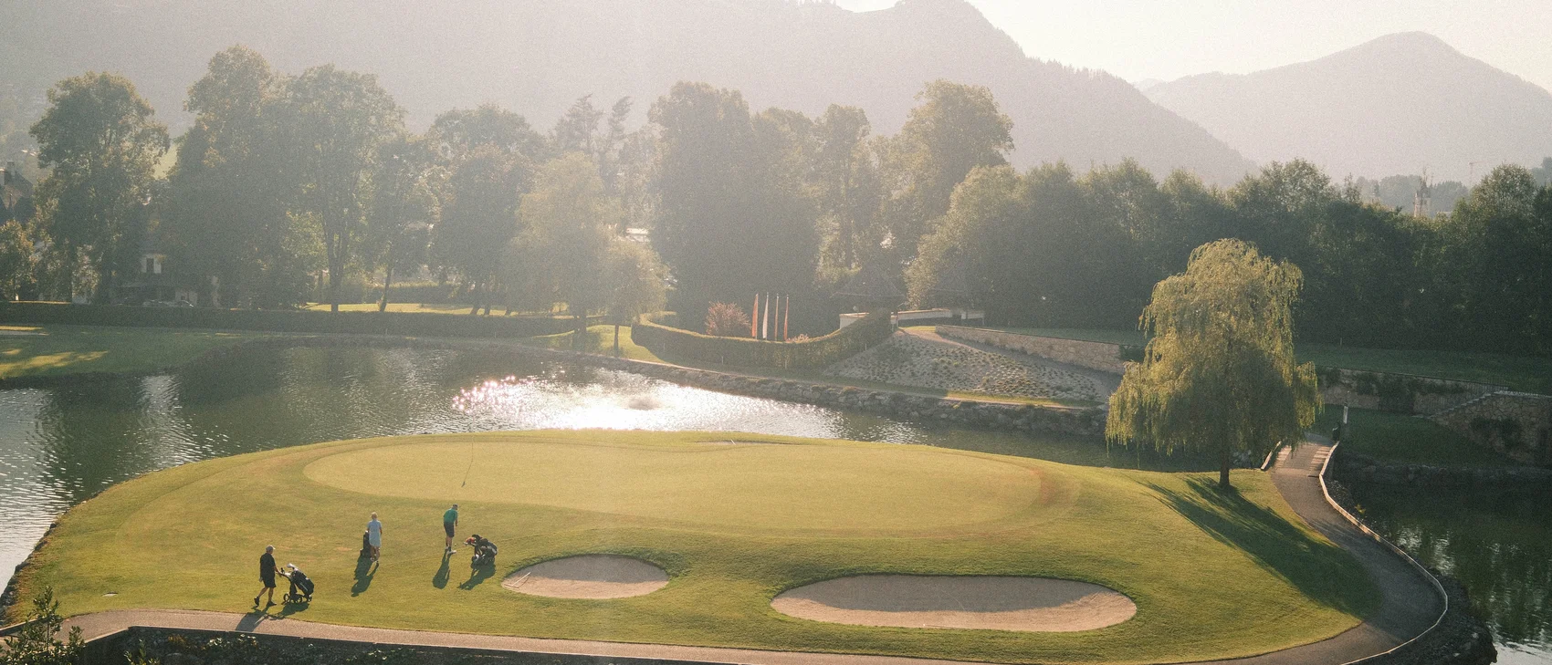 Golfplatz mit Sonne
